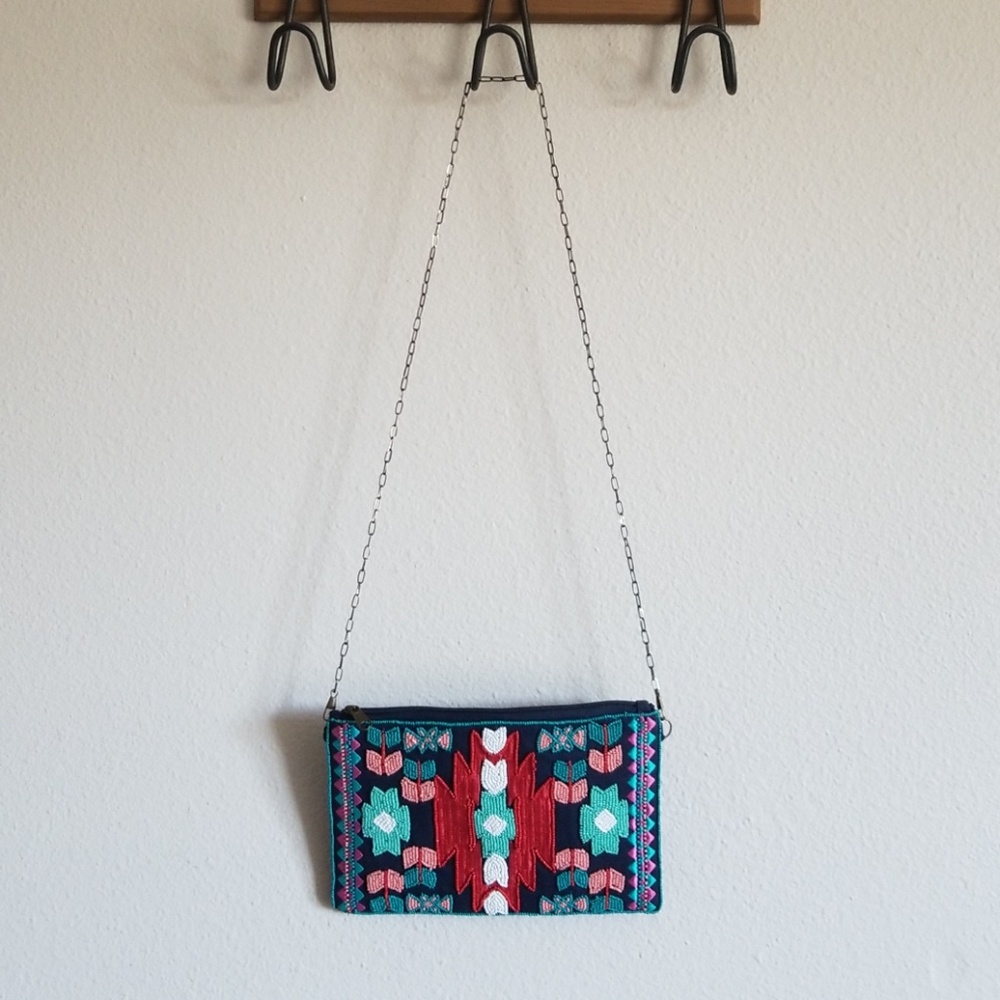 Small party clutch